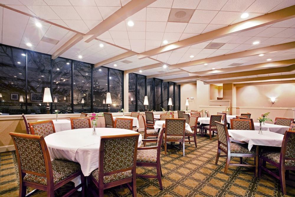 Holiday Inn Chicago Nw Crystal Lk Conv Ctr By Ihg Crystal Lake Exterior foto